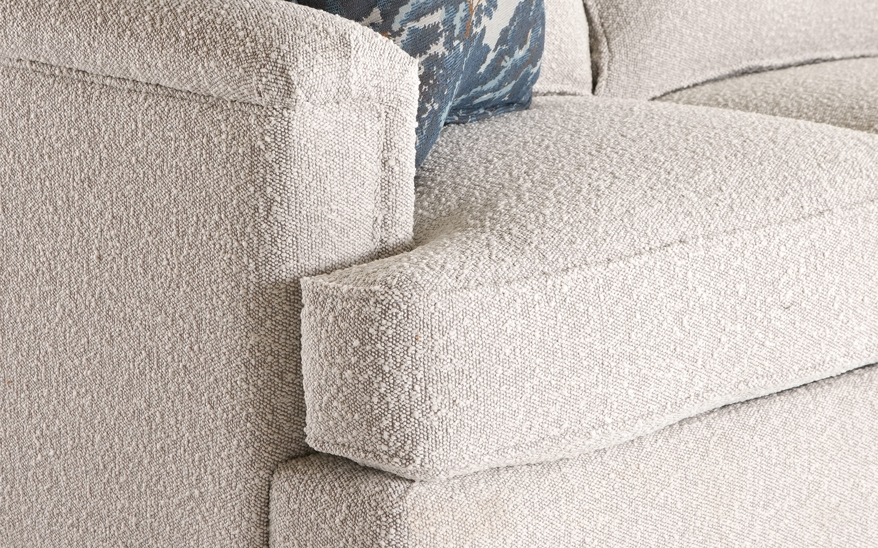 7000 Sofa - Image 5